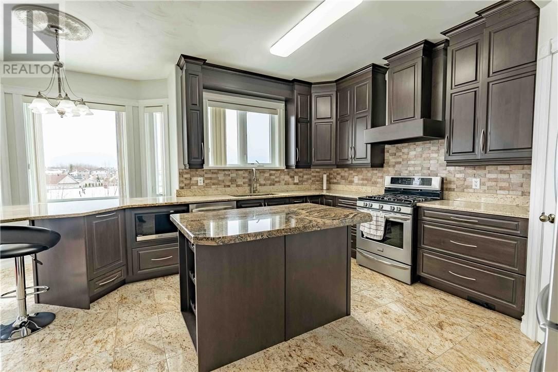 104 BAYSIDE CRESCENT Image 17