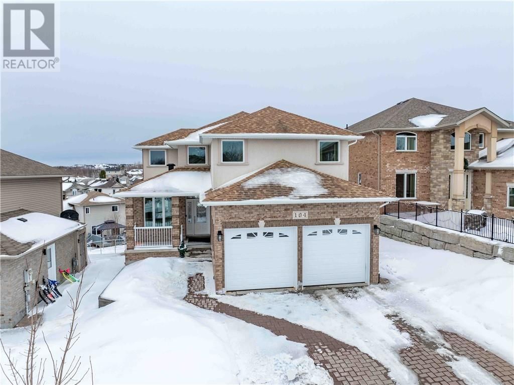 104 BAYSIDE CRESCENT Image 3