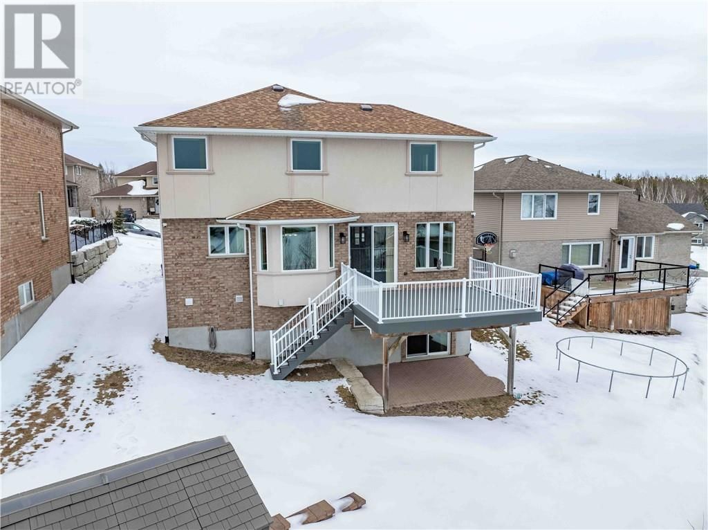 104 BAYSIDE CRESCENT Image 4