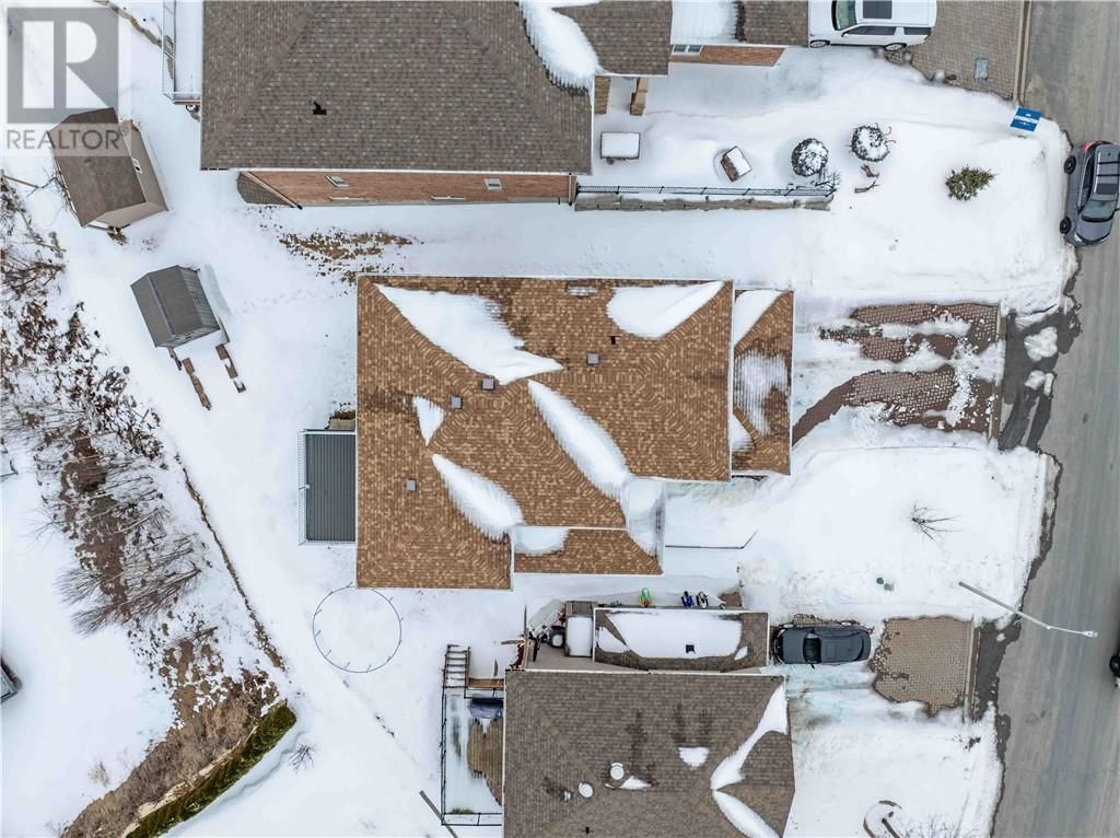 104 BAYSIDE CRESCENT Image 45