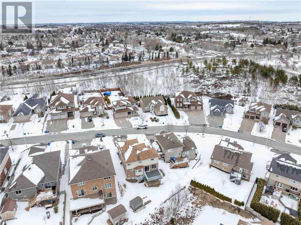 104 BAYSIDE CRESCENT Image 47
