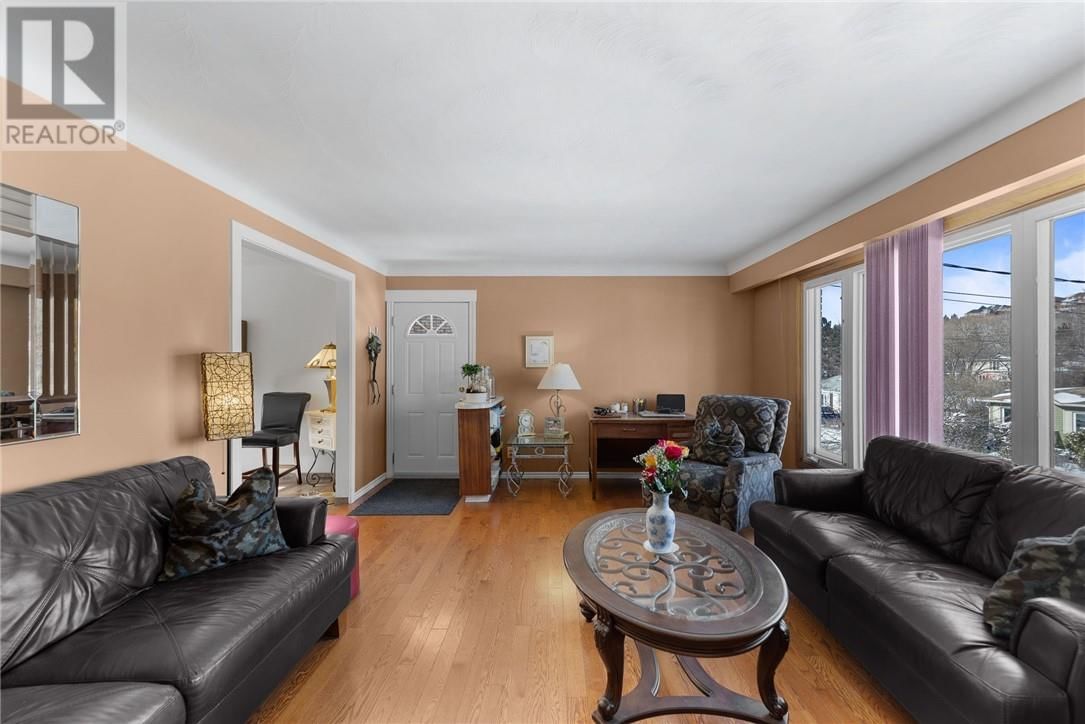 1144-1146 MARCEL STREET Image 15