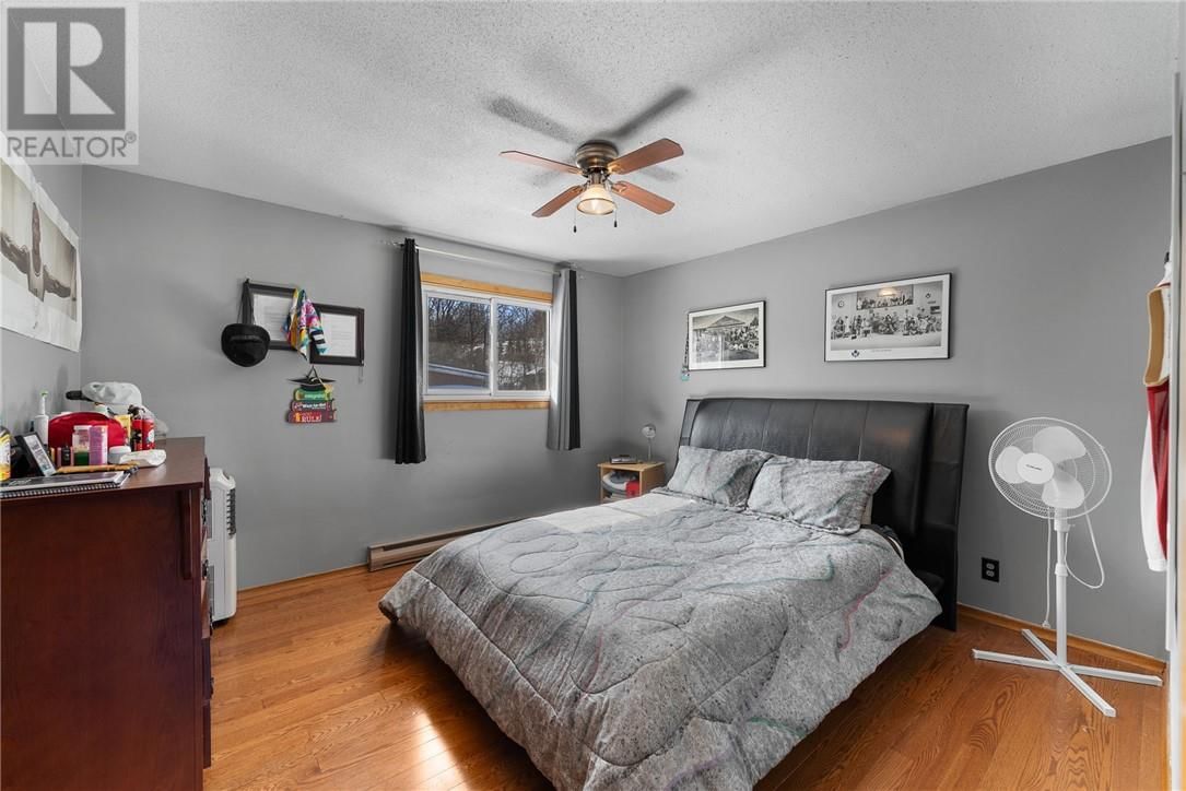 1144-1146 MARCEL STREET Image 22