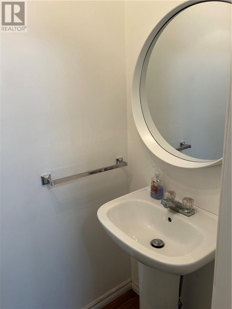 432 BESSIE AVENUE Image 8