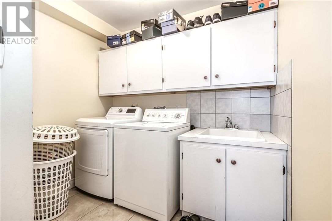 402 MAKI AVENUE Image 12