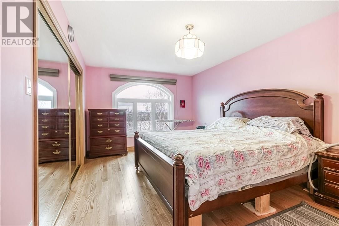 402 MAKI AVENUE Image 13