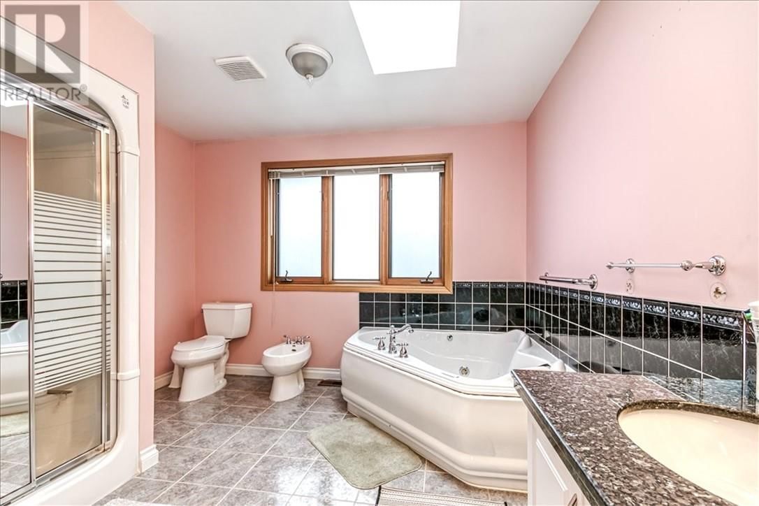 402 MAKI AVENUE Image 14