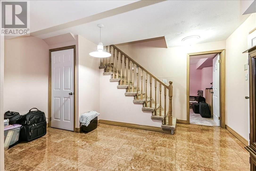 402 MAKI AVENUE Image 18