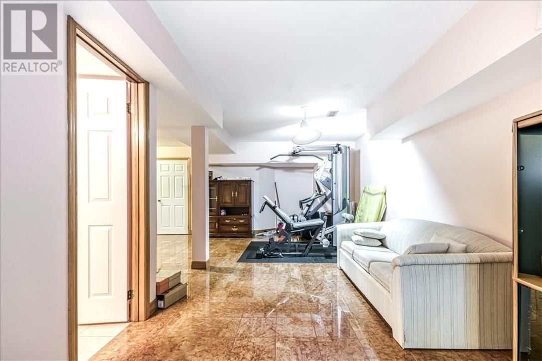 402 MAKI AVENUE Image 19
