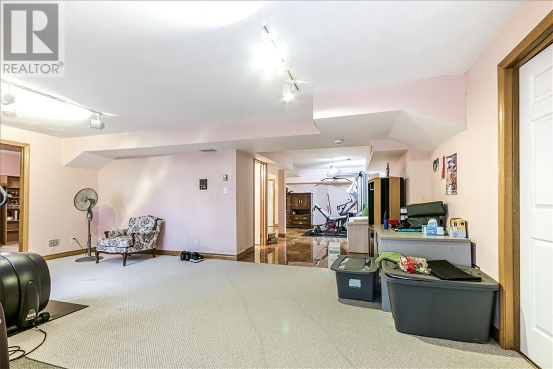 402 MAKI AVENUE Image 20