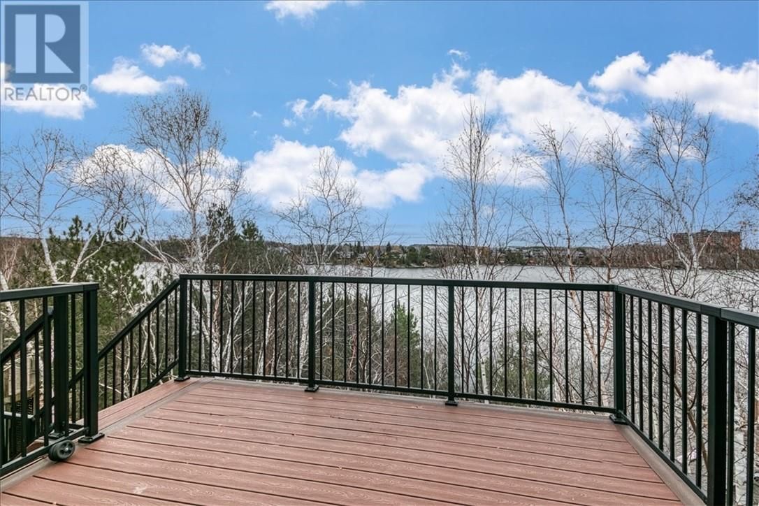 402 MAKI AVENUE Image 25