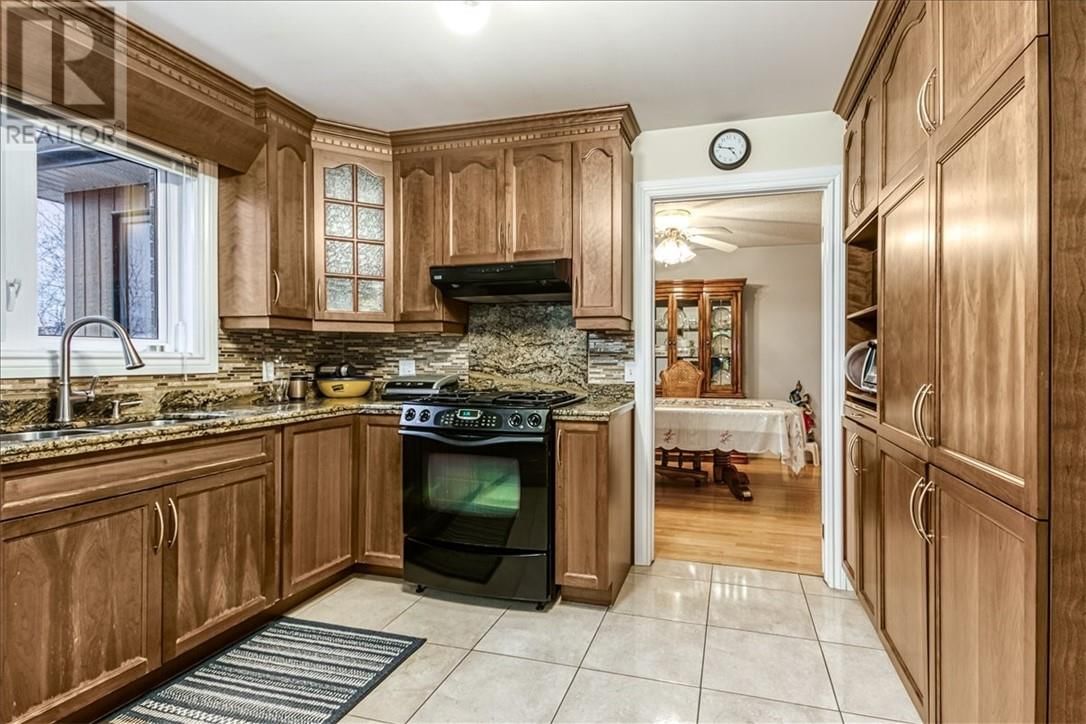 402 MAKI AVENUE Image 3