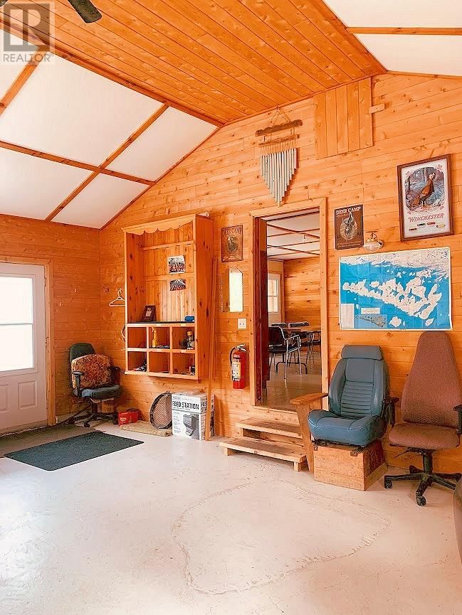 494 WALKHOUSE ROAD Image 12