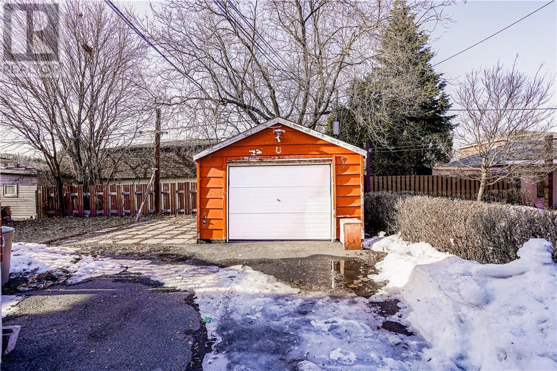 476 WHITE AVENUE Image 11