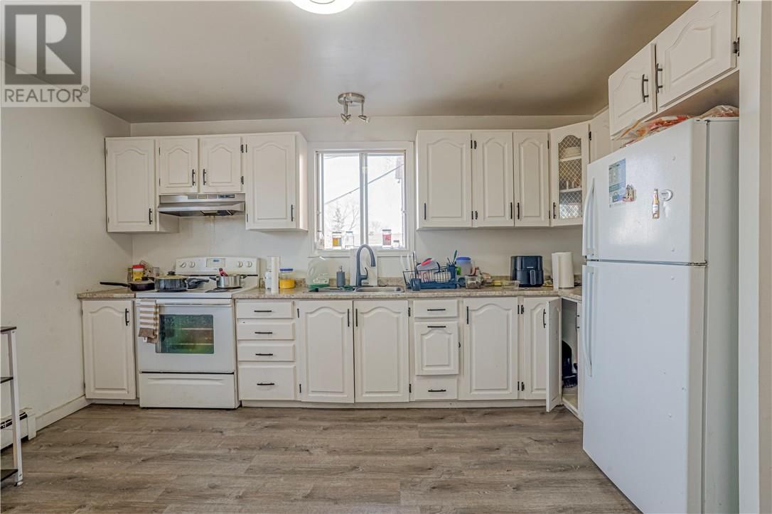 476 WHITE AVENUE Image 3