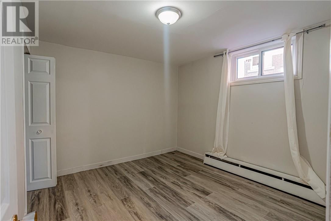 476 WHITE AVENUE Image 8