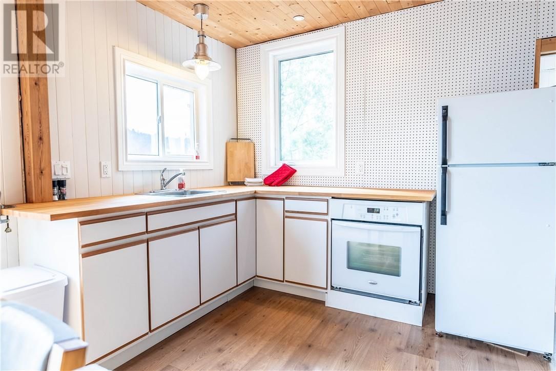 2095 SUNNYSIDE ROAD Image 11