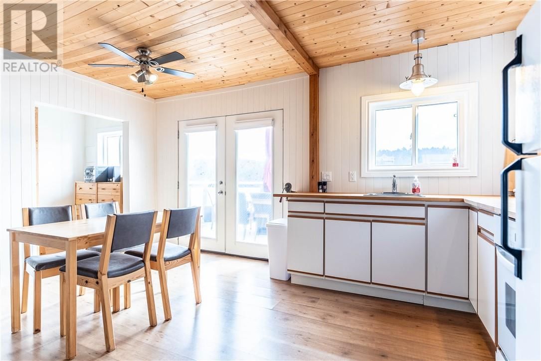 2095 SUNNYSIDE ROAD Image 12