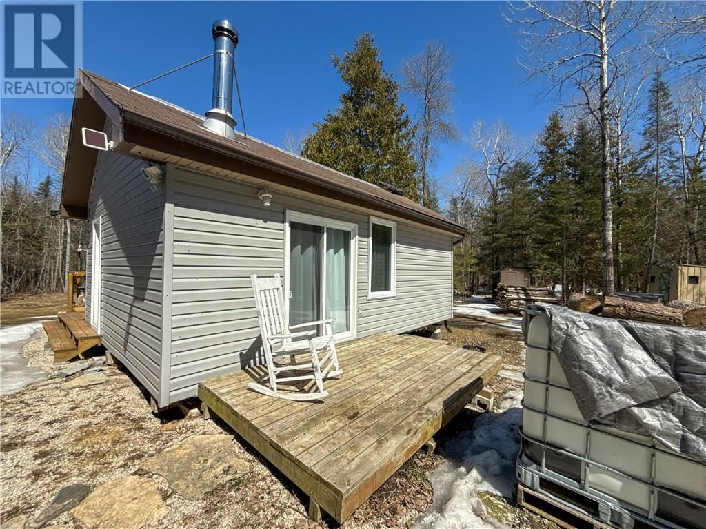 1398 RANGE A SIDEROAD Image 17