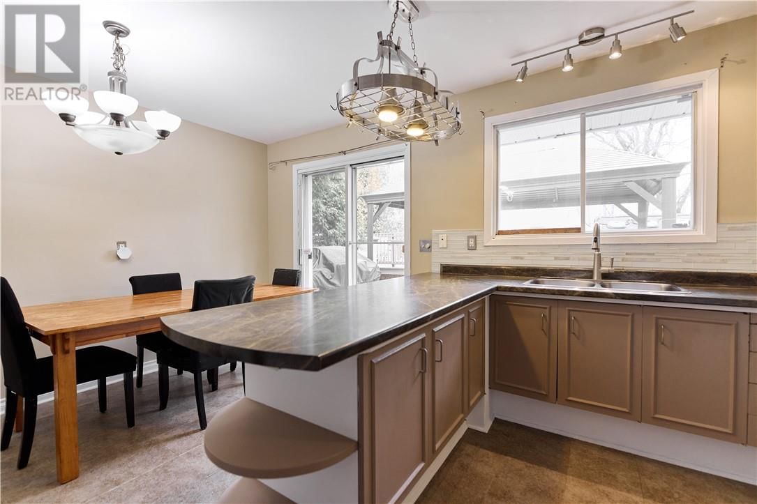 1668 BRIAR AVENUE Image 3