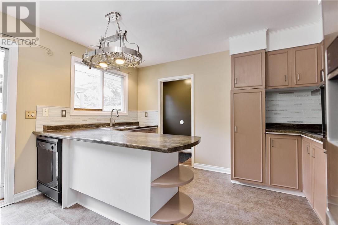 1668 BRIAR AVENUE Image 4