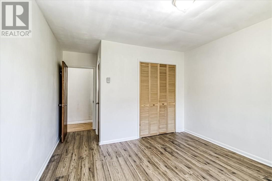 12 BAKER STREET Image 17