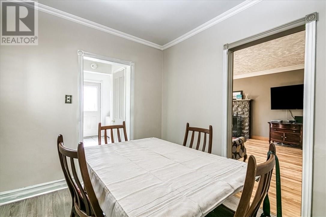 12 BAKER STREET Image 31