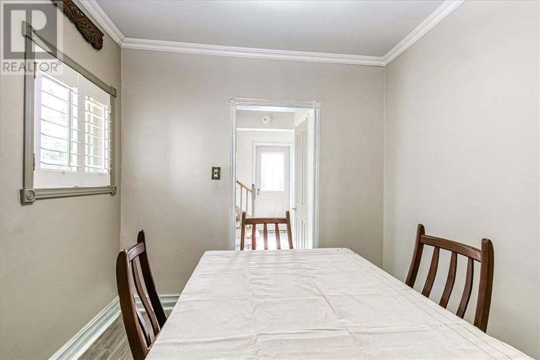 12 BAKER STREET Image 32