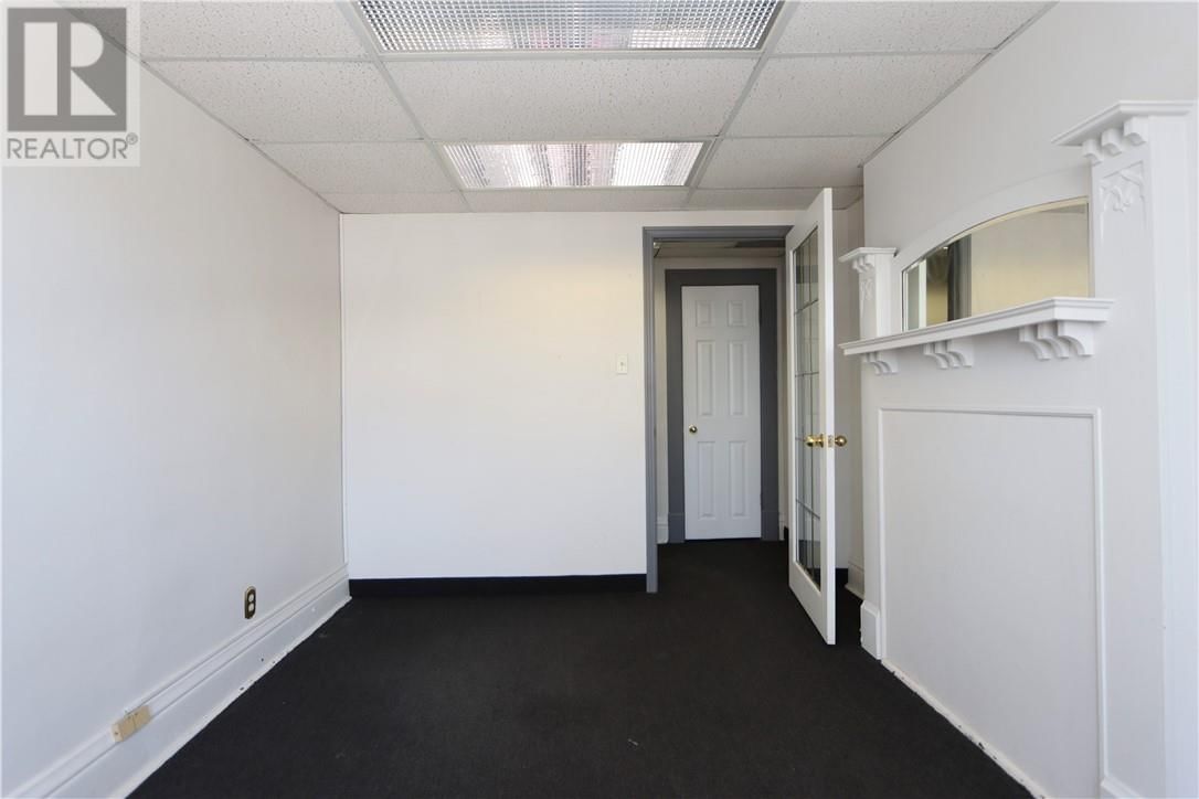296-298 LARCH STREET Image 10