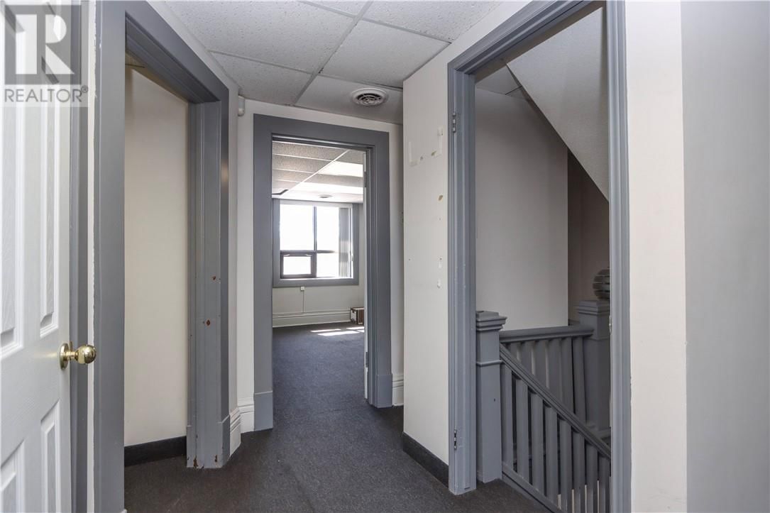 296-298 LARCH STREET Image 15