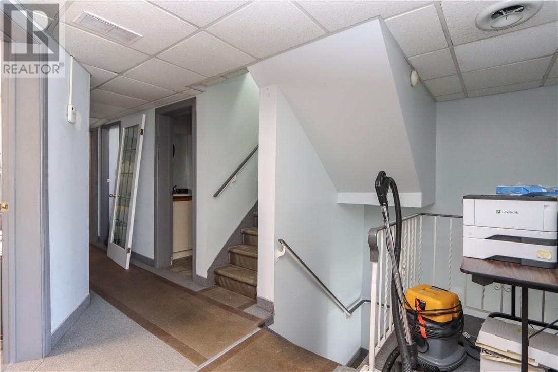 296-298 LARCH STREET Image 20