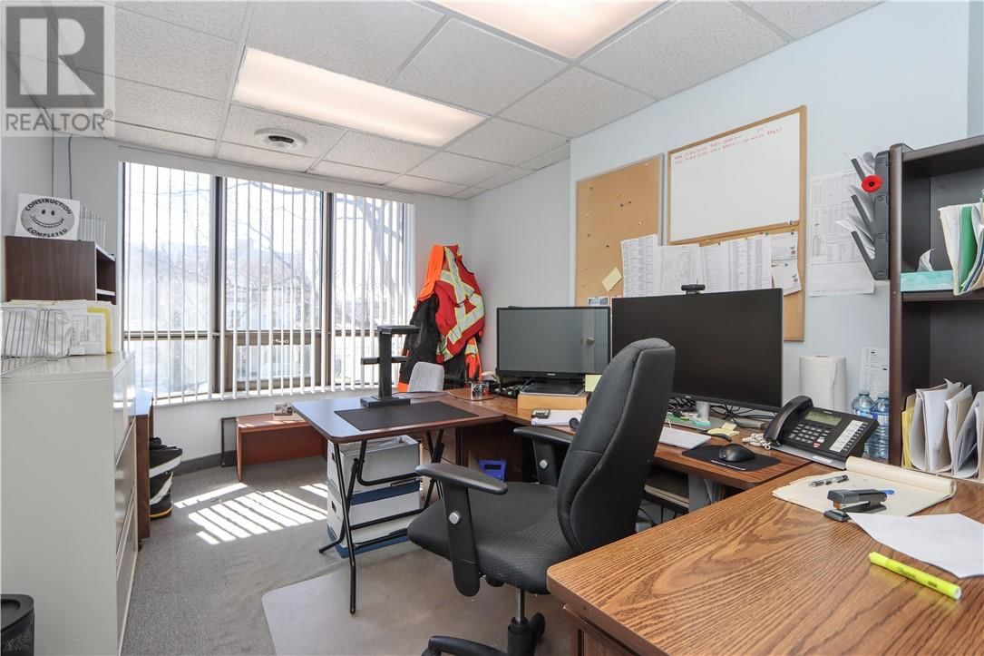 296-298 LARCH STREET Image 22