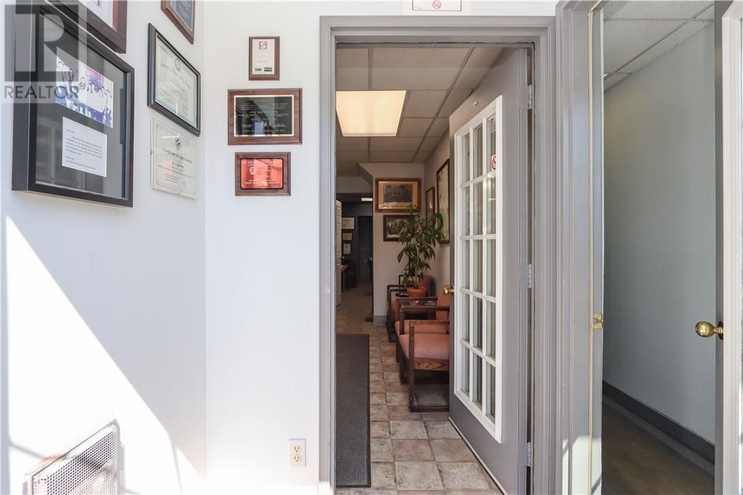 296-298 LARCH STREET Image 27