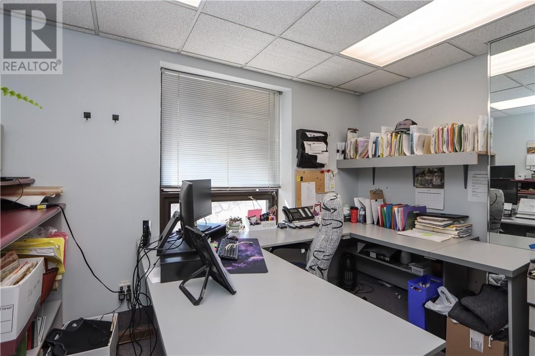 296-298 LARCH STREET Image 46
