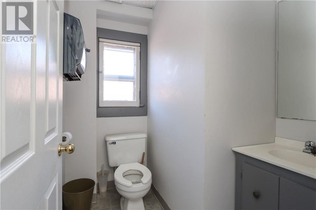 296-298 LARCH STREET Image 48