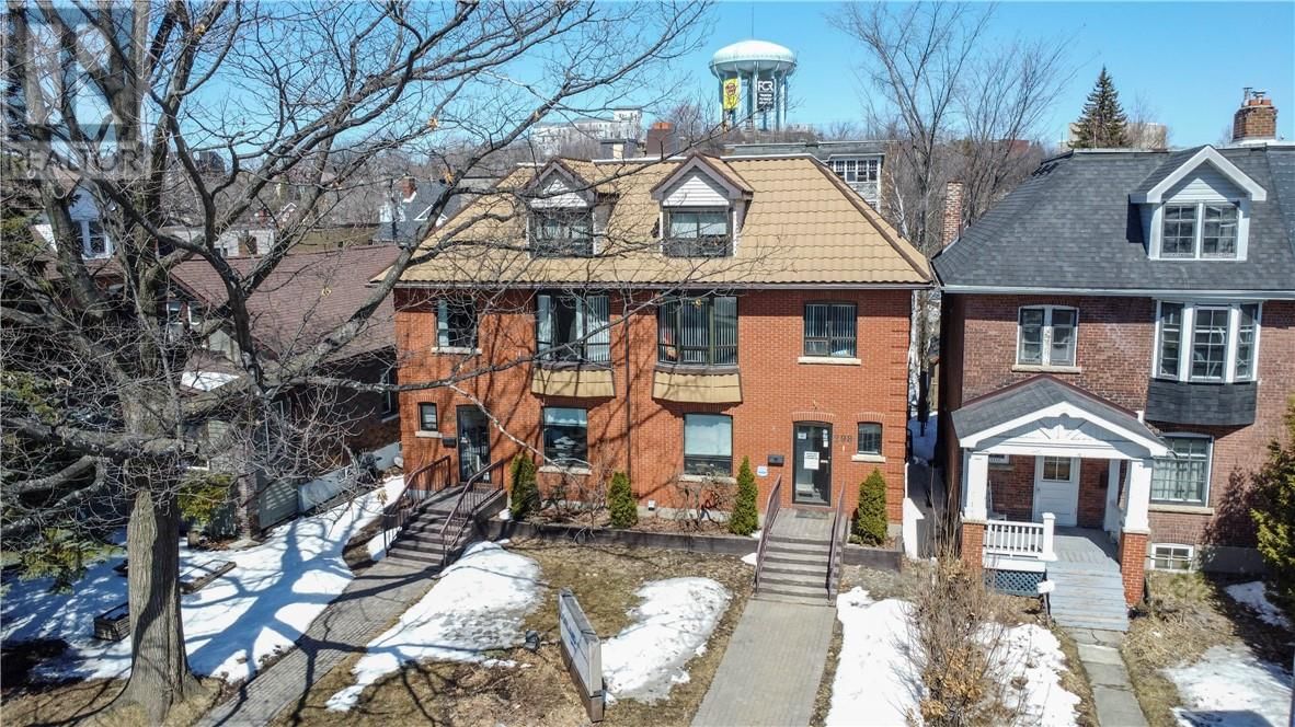 296-298 LARCH STREET Image 51