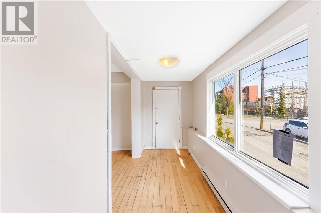 70 DIORITE STREET Image 14