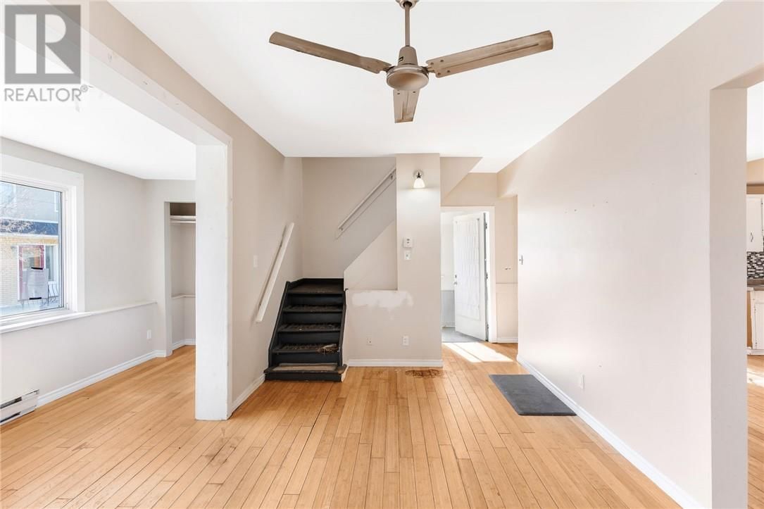 70 DIORITE STREET Image 9