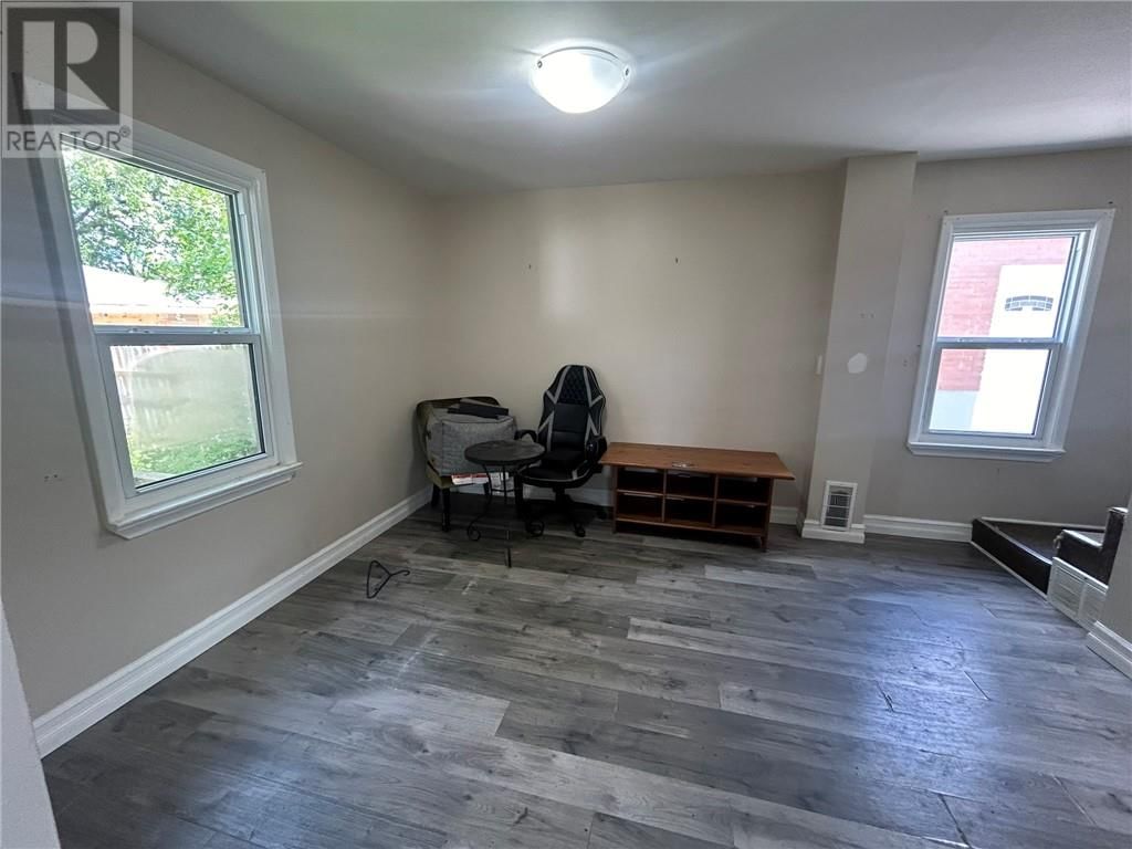 394 BOND STREET Image 3
