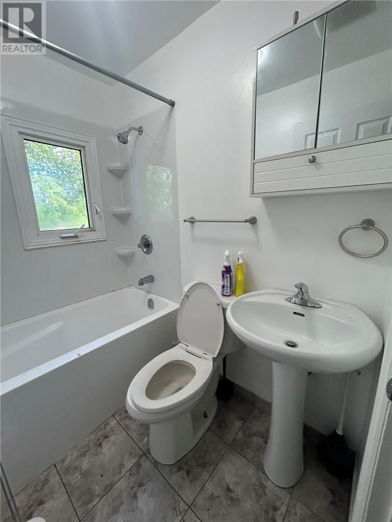 394 BOND STREET Image 8