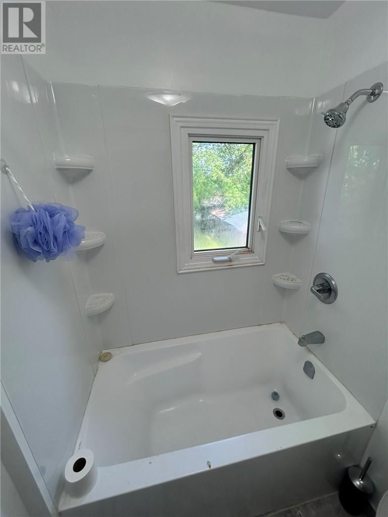 394 BOND STREET Image 9
