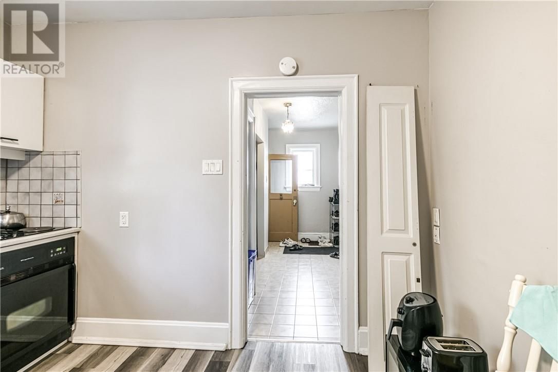 128 ADIE STREET Image 13