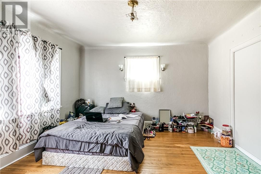 128 ADIE STREET Image 14