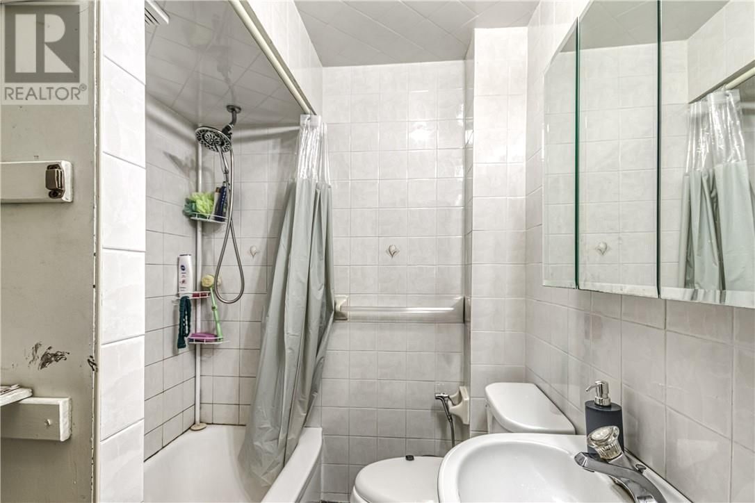 128 ADIE STREET Image 16
