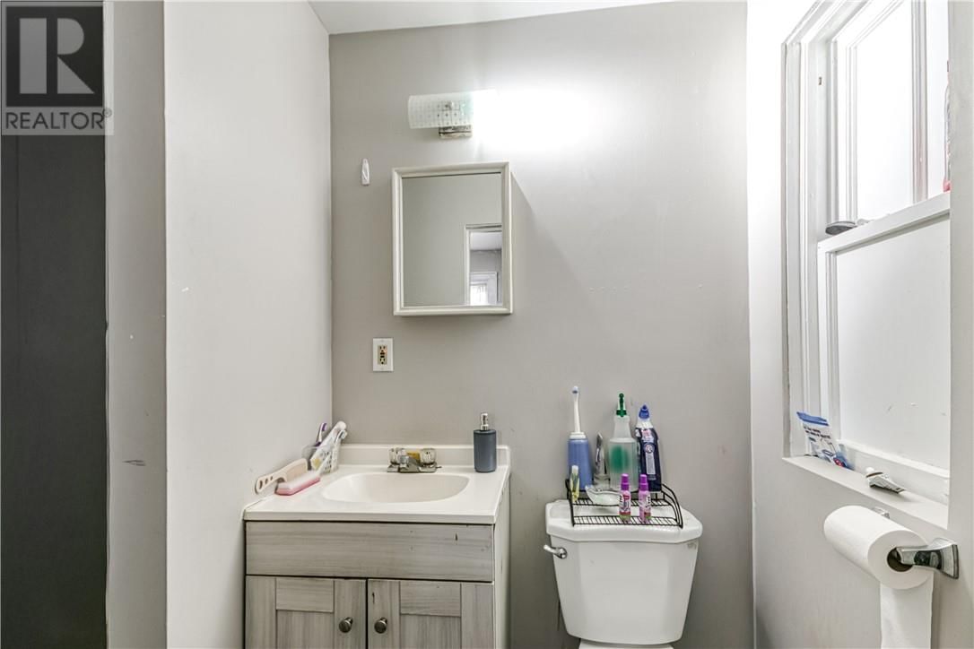 128 ADIE STREET Image 21