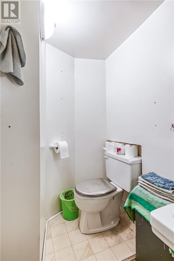 128 ADIE STREET Image 9