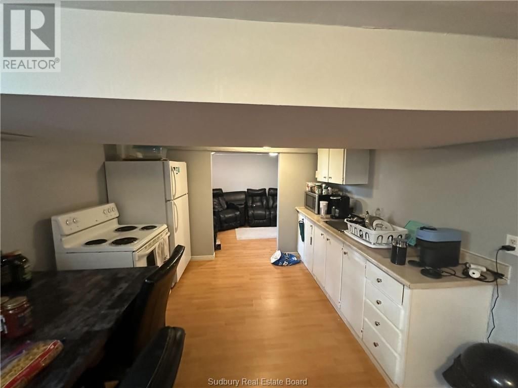 3432 FALCONBRIDGE HIGHWAY Image 15