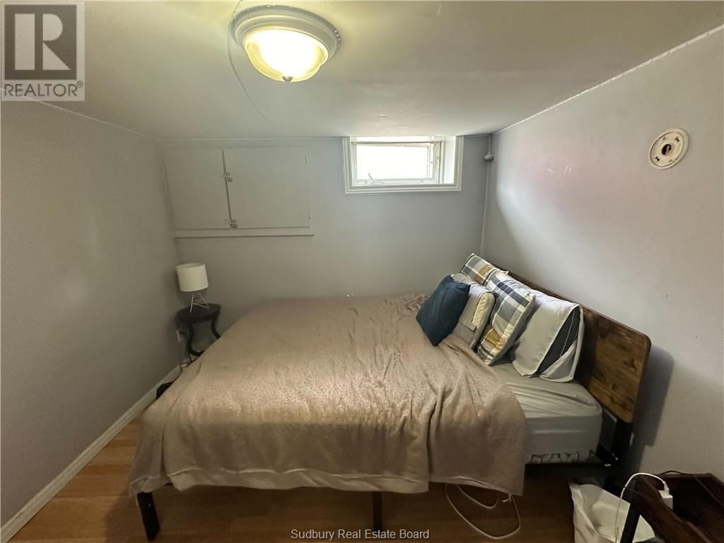3432 FALCONBRIDGE HIGHWAY Image 18