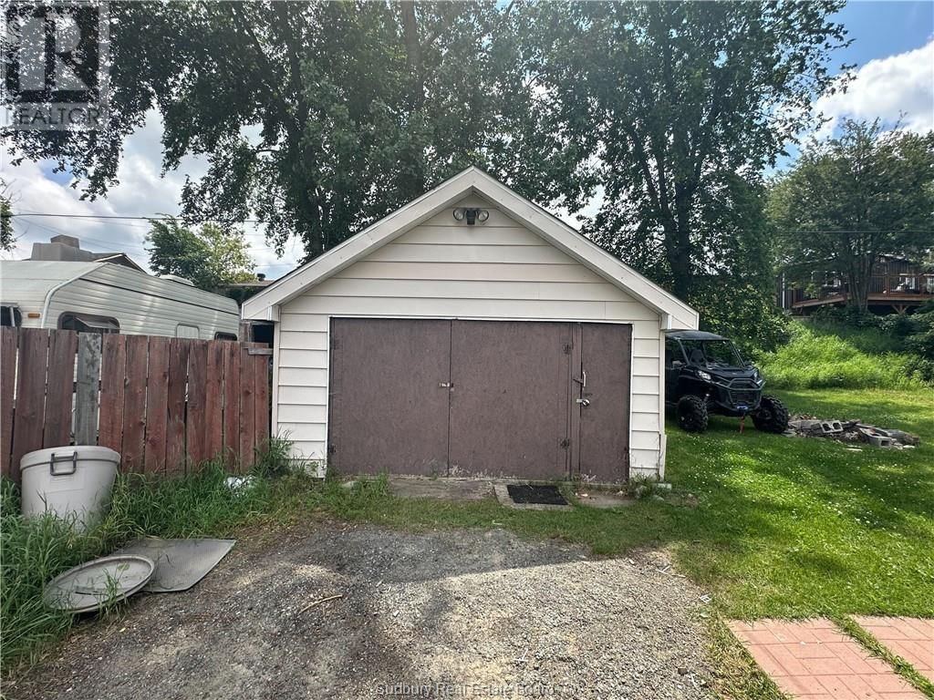 3432 FALCONBRIDGE HIGHWAY Image 20