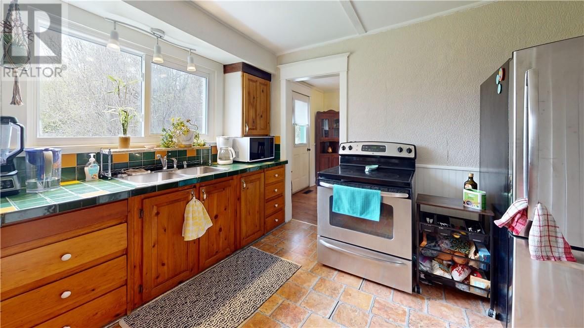 15 VANKOUGHNET STREET Image 12